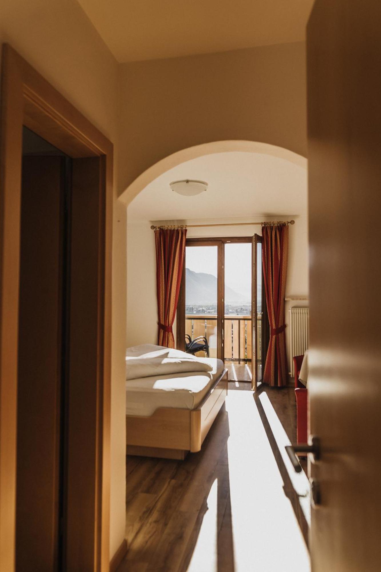Thalguter - Rooms & Breakfast Lagundo Luaran gambar