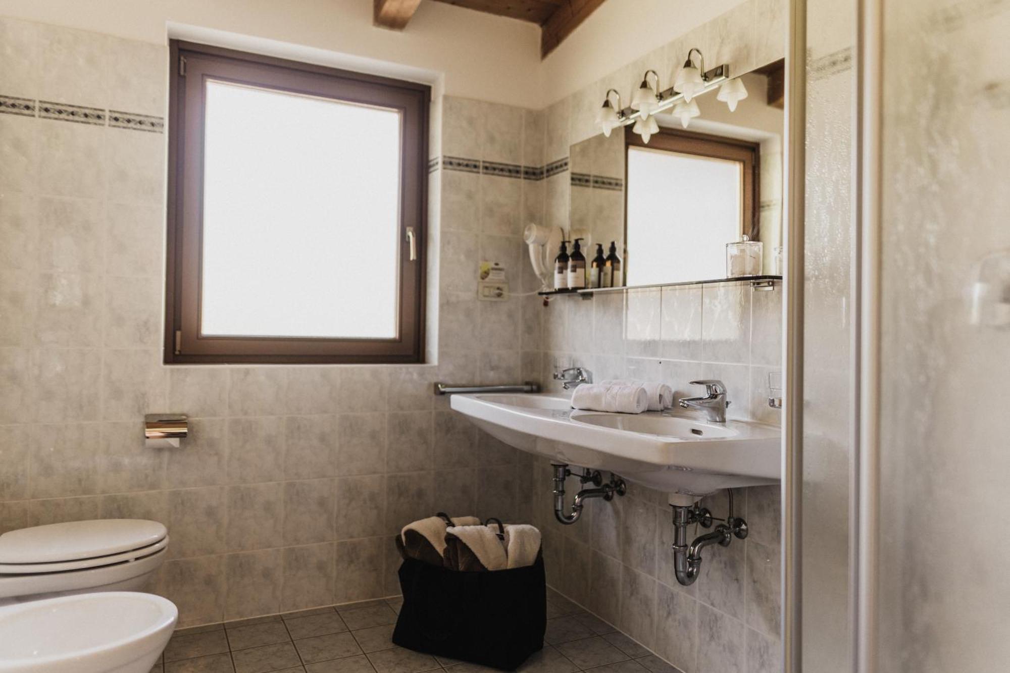 Thalguter - Rooms & Breakfast Lagundo Luaran gambar
