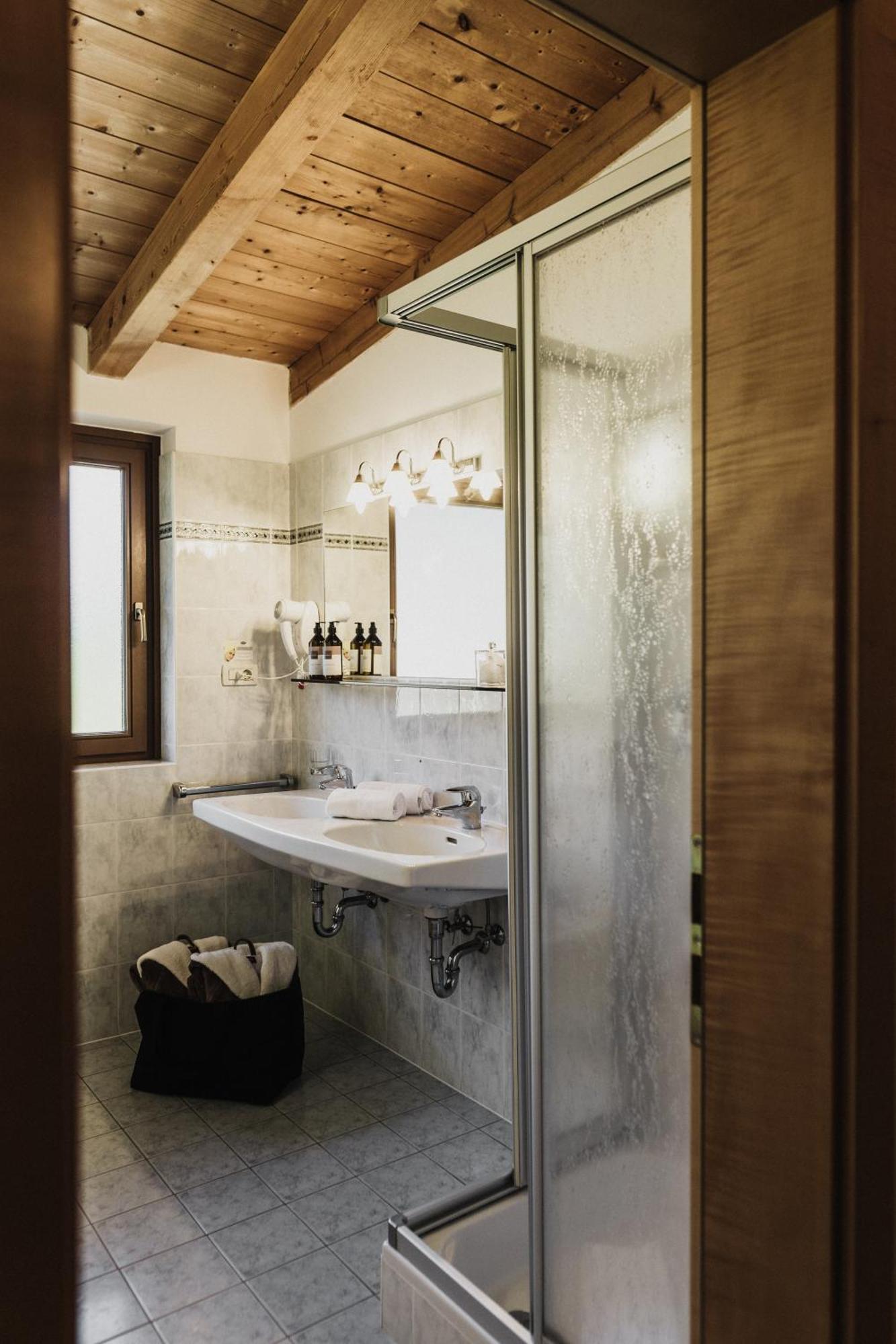 Thalguter - Rooms & Breakfast Lagundo Luaran gambar