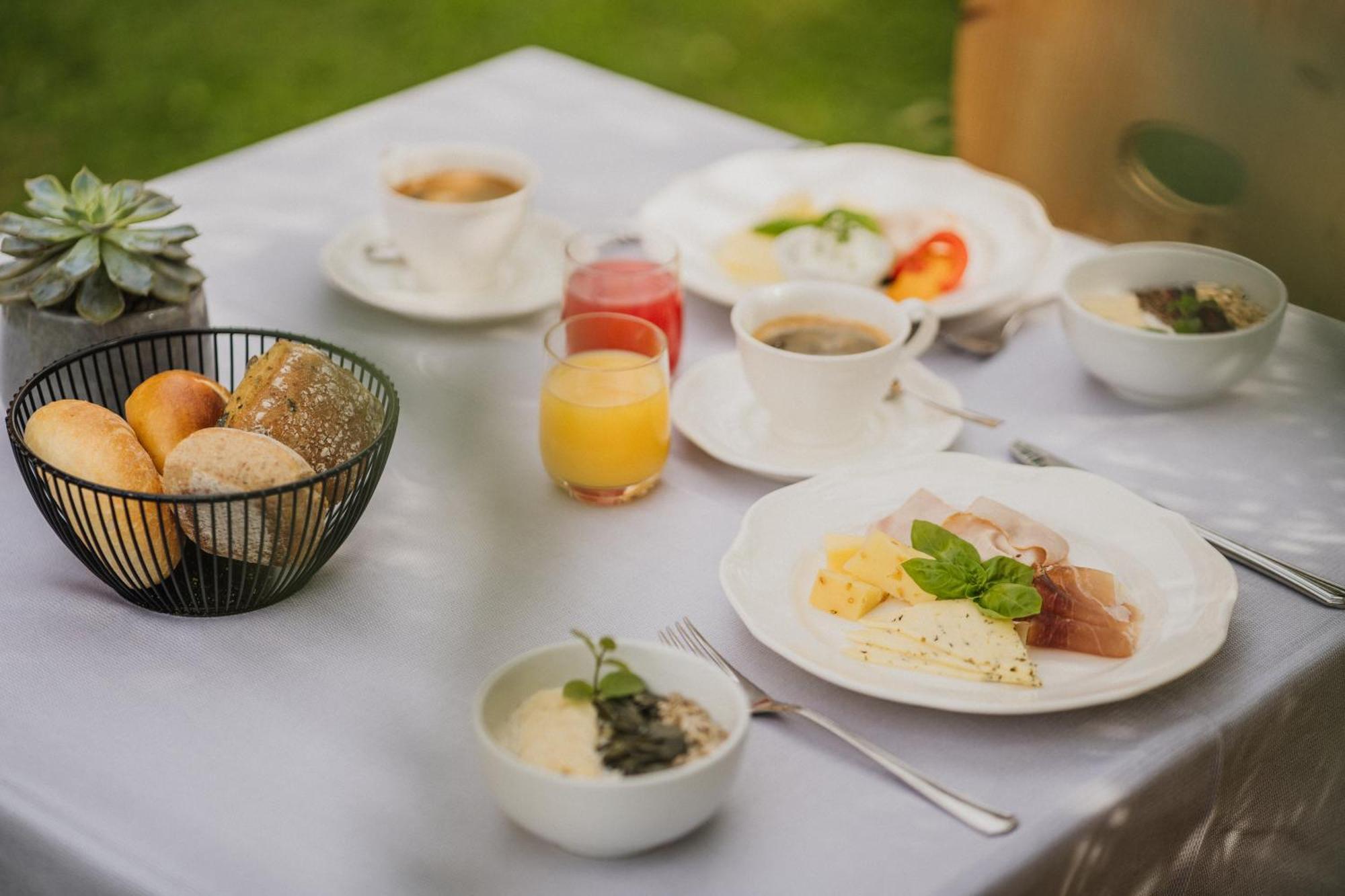 Thalguter - Rooms & Breakfast Lagundo Luaran gambar